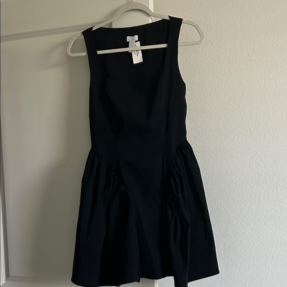 Chic Black Sleeveless Mini Dress